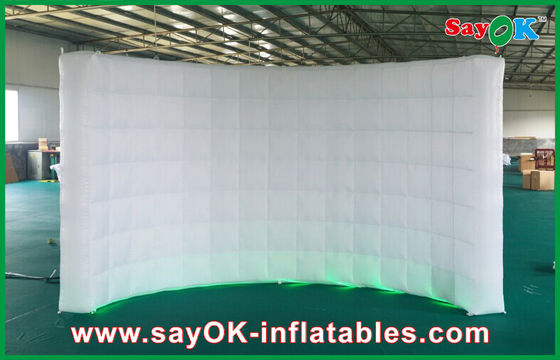 Decoración de fiestas Pared inflable paneles duraderos de pared inflable con soplador interno CE, 3 x 2 x 2,3 m