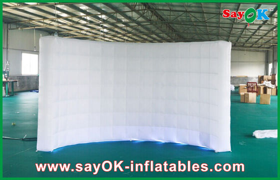 Decoración de fiestas Pared inflable paneles duraderos de pared inflable con soplador interno CE, 3 x 2 x 2,3 m