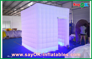 Tienda inflable 2,4 x 2,4 los x 2.5M Inflatable Photobooth Kiosk del cubo para los acontecimientos con 2 puertas del velcro