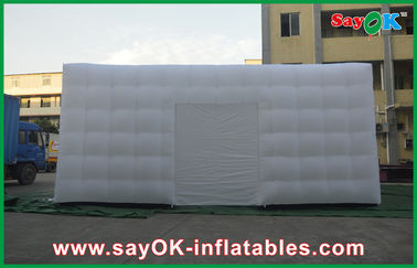 La tienda inflable del aire modificó blanco para requisitos particulares grande va tienda inflable Cuve del aire libre con la puerta