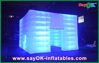 La tienda inflable impermeable durable del aire va al aire libre con la tienda inflable ligera llevada del cubo