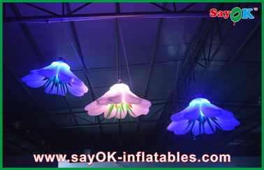 La decoración inflable gigante púrpura/del verde de la iluminación llevó la flor inflable de la iluminación