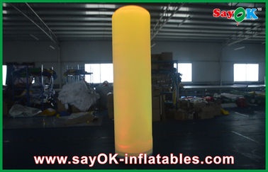 Lámpara inflable rosada modificada para requisitos particulares postes de la decoración los 4m de la iluminación para el acontecimiento