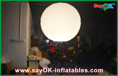 Decoración inflable de la iluminación del acontecimiento al aire libre, globo inflable del soporte blanco con el trípode