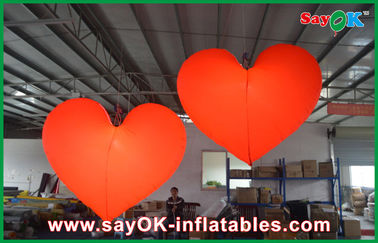etapa del 1.5M que enciende el corazón inflable rojo para el anuncio de Commerical