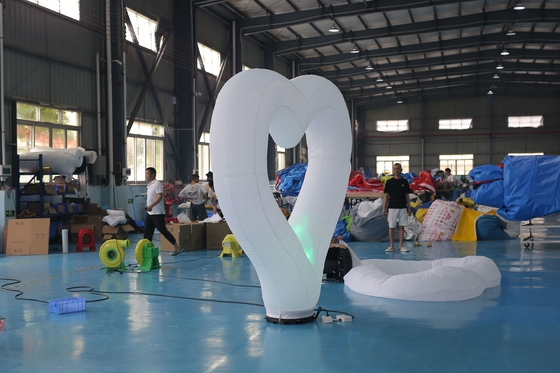 luz de la correa LED del corazón de la decoración de los 2.5M Diameter Inflatable Lighting