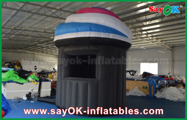 El recinto inflable de la cabina de la foto modificó el helado para requisitos particulares formó a Mini Inflatable Mobile Photo Booth con el ventilador