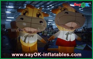 Modelo inflable Animal personalizado de tela de Oxford Vaca de cartón inflable con iluminación LED