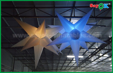 Luz llevada inflable de la estrella de la decoración de la ejecución de la Navidad para el techo decorativo