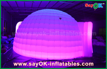 El color inflable del iglú de la bóveda de la tienda cambió la iluminación de la tienda inflable redonda de la bóveda con el material del paño de Oxfor