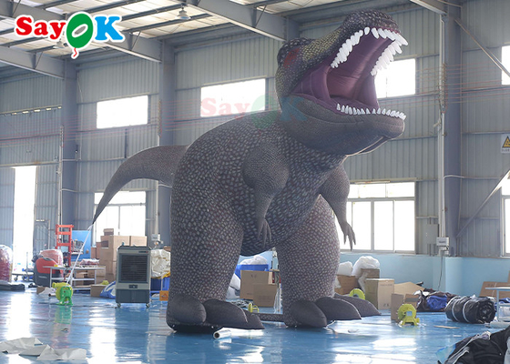 Personajes de dibujos animados inflables de dinosaurios feroces 5m para exhibición