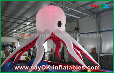 La ejecución del tentáculo llevó multicolor ahorro de energía del pulpo inflable gigante