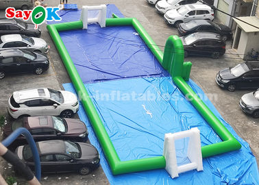 Campo de fútbol inflable comercial inflable los 20*8m del PVC del color verde del partido de fútbol 2 años de garantía