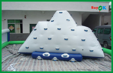El agua inflable gigante juega el pequeño iceberg inflable para los niños
