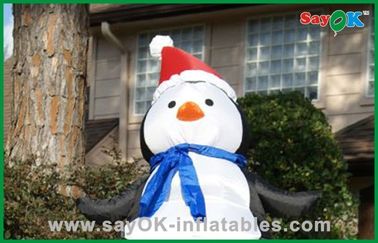 Decoraciones inflables del día de fiesta de la Navidad del muñeco de nieve lindo de Papá Noel con el sombrero de Papá Noel