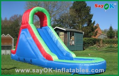 Salto inflable y tobogán con parque de la piscina comercial divertido salto inflable al aire libre y tobogán inflable para niños