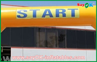 Línea inflable arco inflable del comienzo de la publicidad barata amarilla al aire libre para la promoción