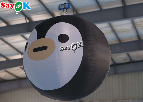 La decoración soplada del anuncio de la ejecución del aire explota luces LED incorporadas del pingüino