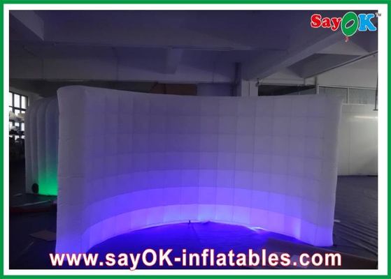 Pared de trabajo inflable de tela de oxford inflable con iluminación led para exposición / evento