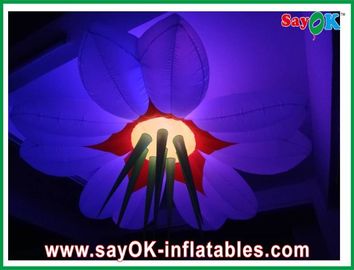 Diámetro inflable los 2.5m de la flor del paño de nylon decorativo con la iluminación llevada