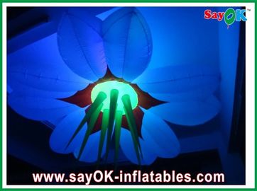Diámetro inflable los 2.5m de la flor del paño de nylon decorativo con la iluminación llevada