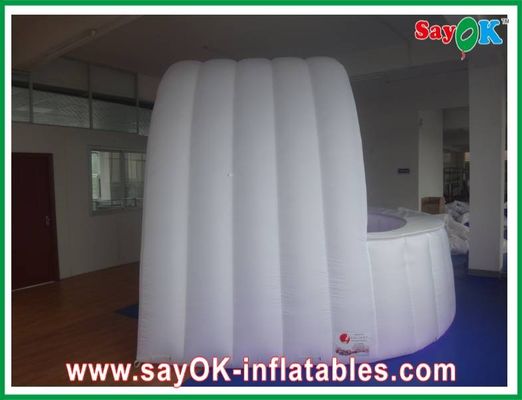 Tienda de trabajo inflable Iluminación LED Barra inflable blanca Durable Para la celebración de bodas Mejor tienda de trabajo inflable