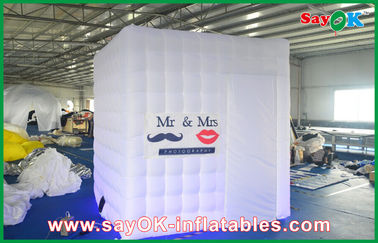 La cabina de la foto de la boda emplea forma inflable del cubo de 2,5 de x 2,5 de los x 2.5m Photobooth con el logotipo de encargo