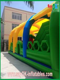 Casas de salto inflables coloridas para niños