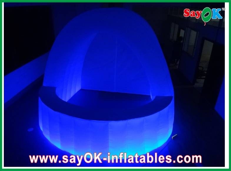 Tienda de trabajo inflable Iluminación LED Barra inflable blanca Durable Para la celebración de bodas Mejor tienda de trabajo inflable