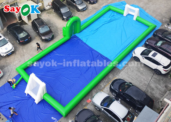 Campo de fútbol inflable comercial inflable los 20*8m del PVC del color verde del partido de fútbol 2 años de garantía